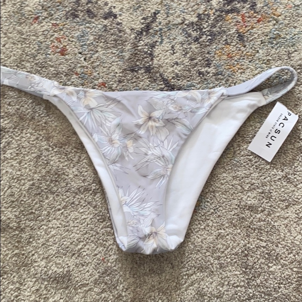 L.A hearts swim bottom.